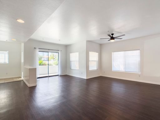 Fringe On 61st 3 Bed 3 Bath – photo 1