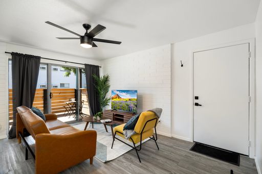 2BR Townhome Just 1.5 Miles from ASU – Perfect for Roommates – photo 1