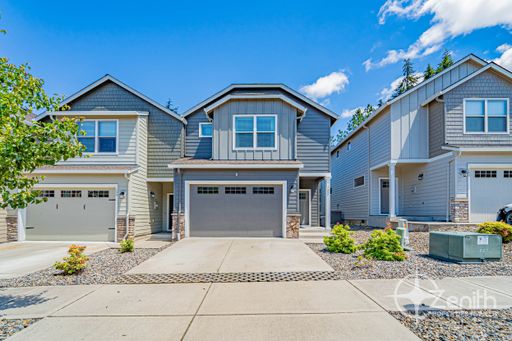 Modern 3 Bedroom End Unit Ridgefield Townhouse! Highly Desirable Neighborhood with Family Friendly Park! Available Now! – photo 1