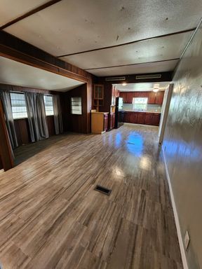 Beautiful 3/1.5 Mobile Home On a Quiet Lot in West Palm Beach – photo 1