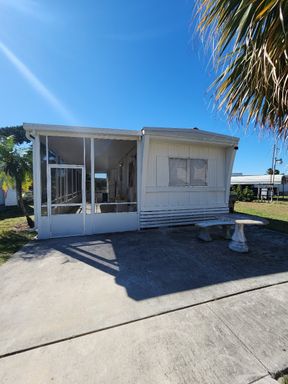 Beautiful 2/1 Mobile Home in West Palm Beach – photo 1
