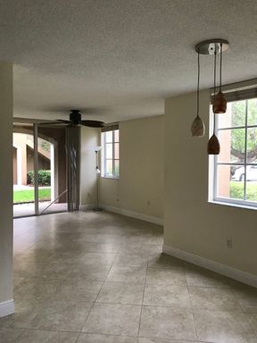 Sun filled Carrington 1/1 Condo on first Floor lake view – photo 1