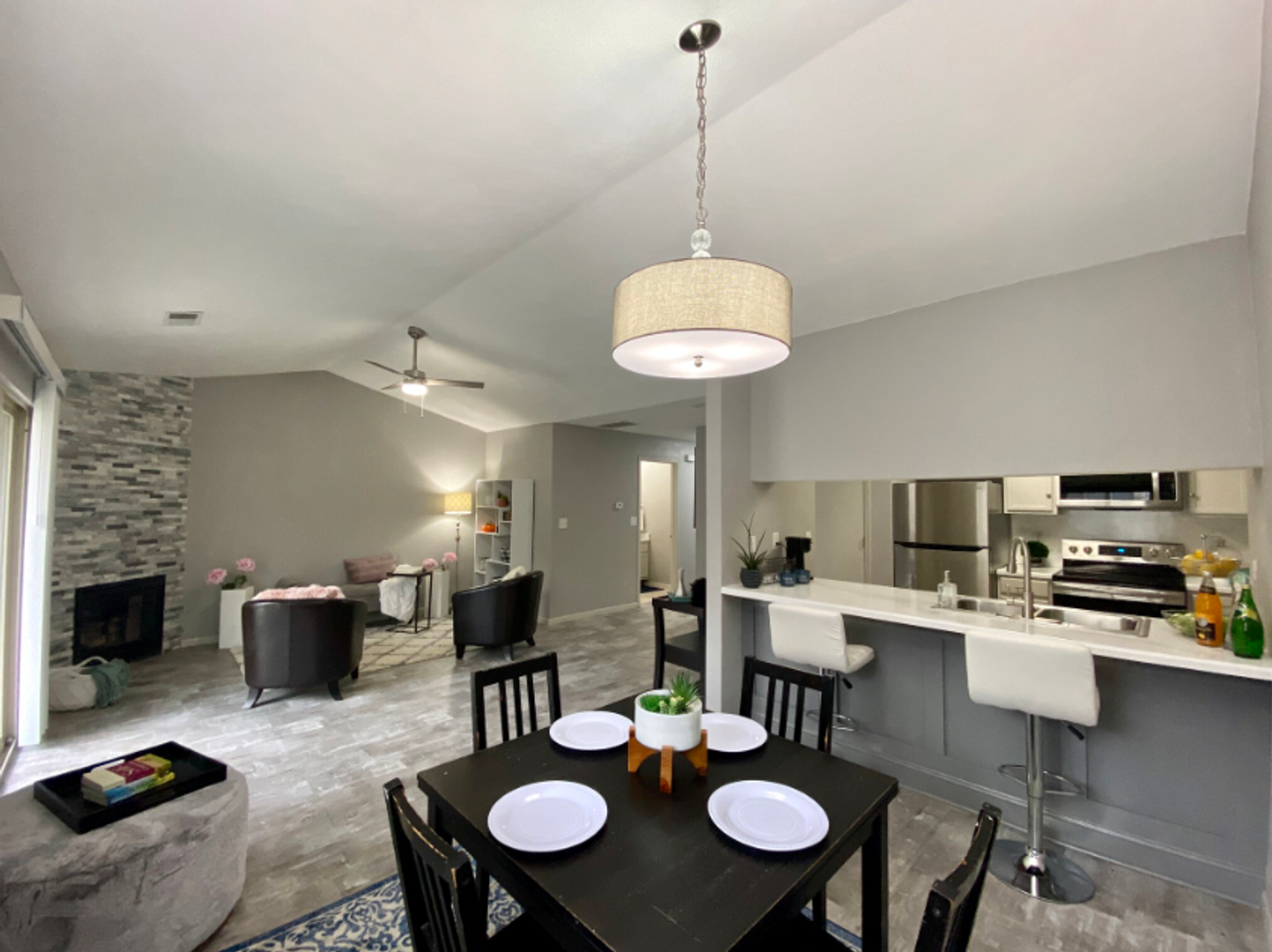 Machesney Park Apartment: 1050 Minns Dr