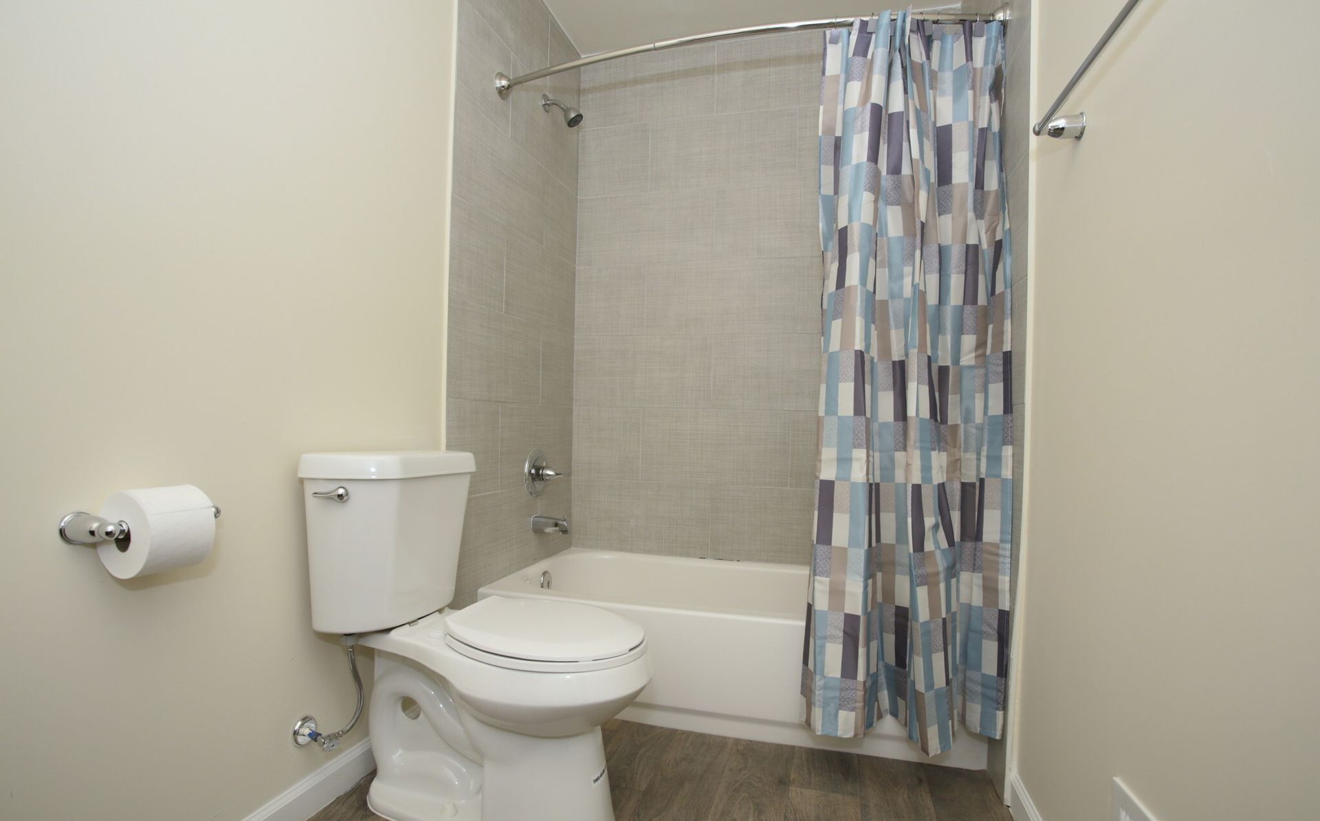 College Park Apartment: 2001 Godby Rd