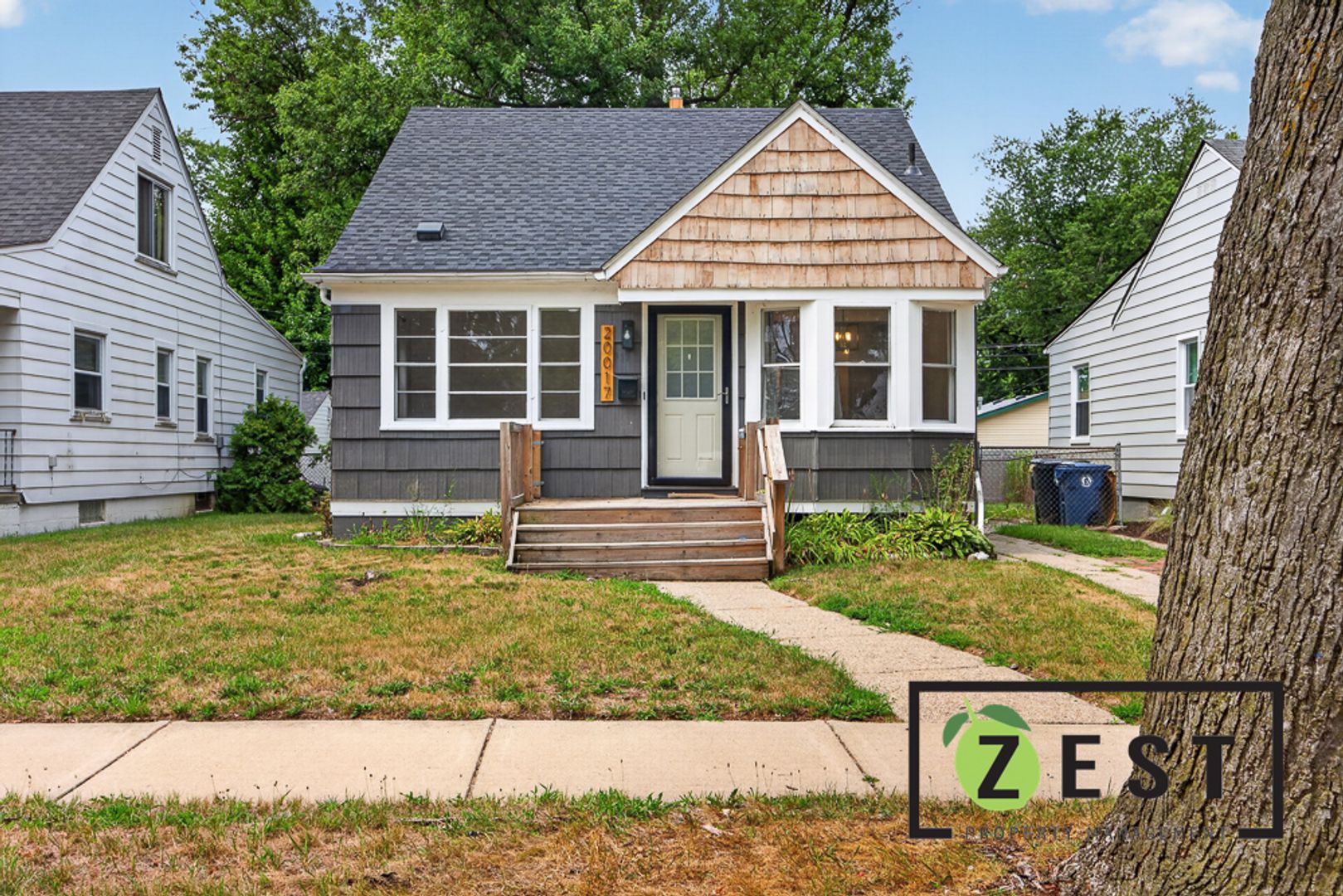 Redford House: 20017 Woodworth