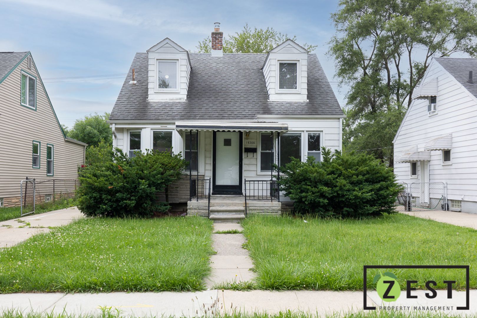 Harper Woods House: 19366 Woodside