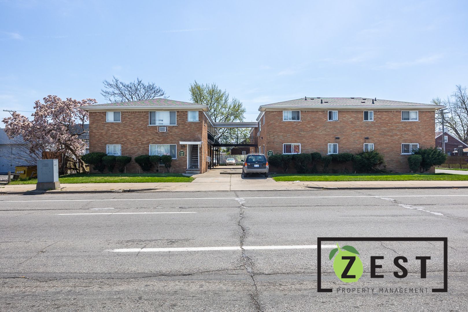 Detroit Apartment: E Outer Drive Apartments