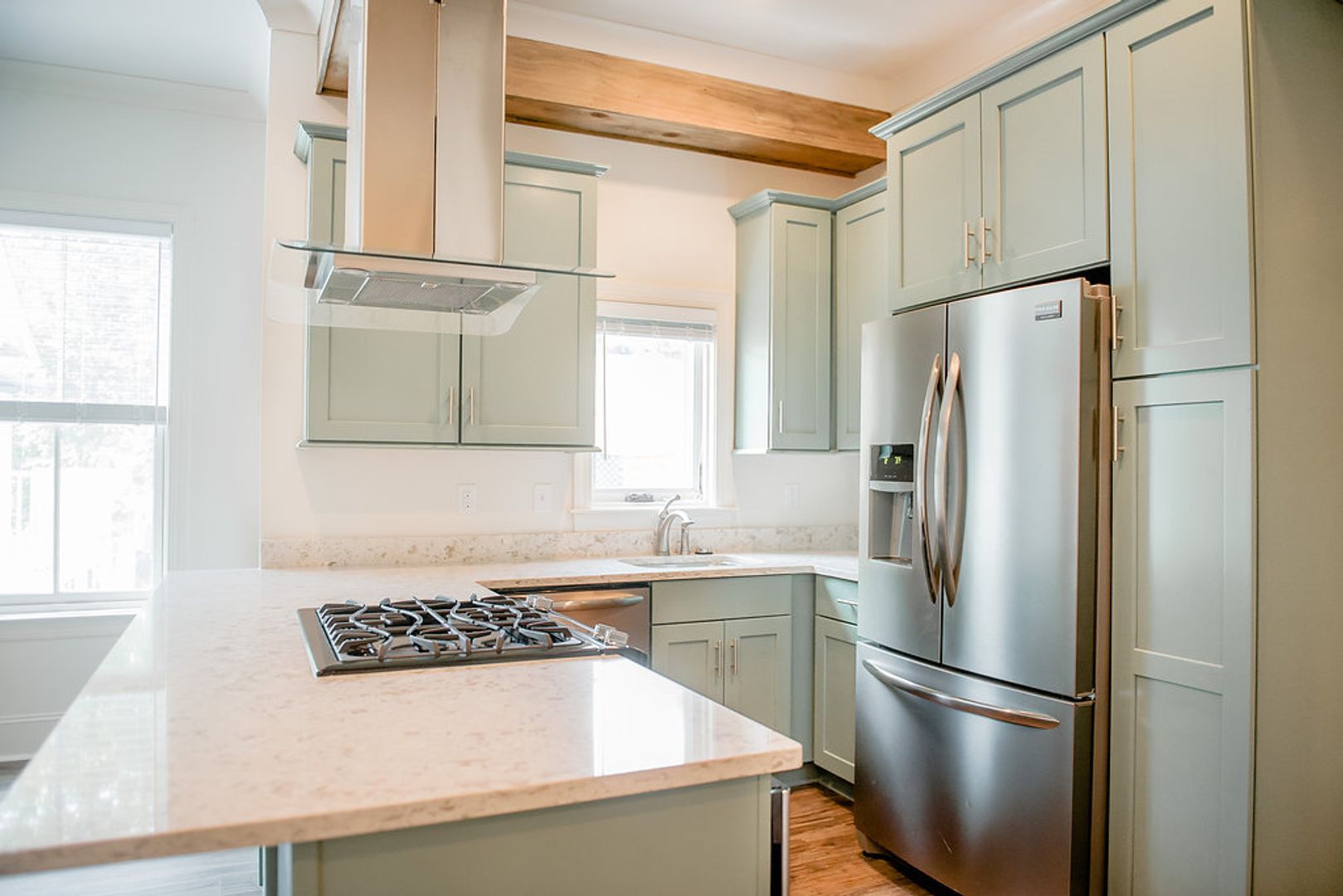 Charleston Apartment: 15 Smith St.