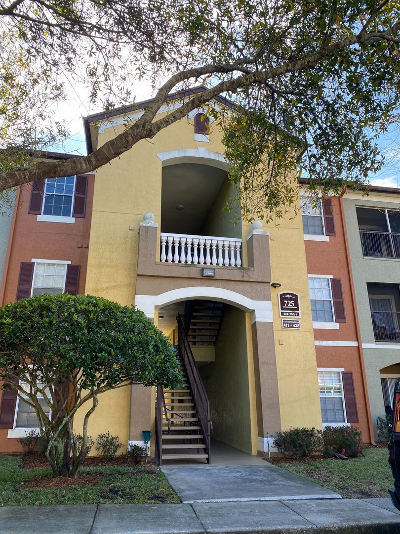 Orlando Apartment: 725 Crest Pines Dr. Unit 426