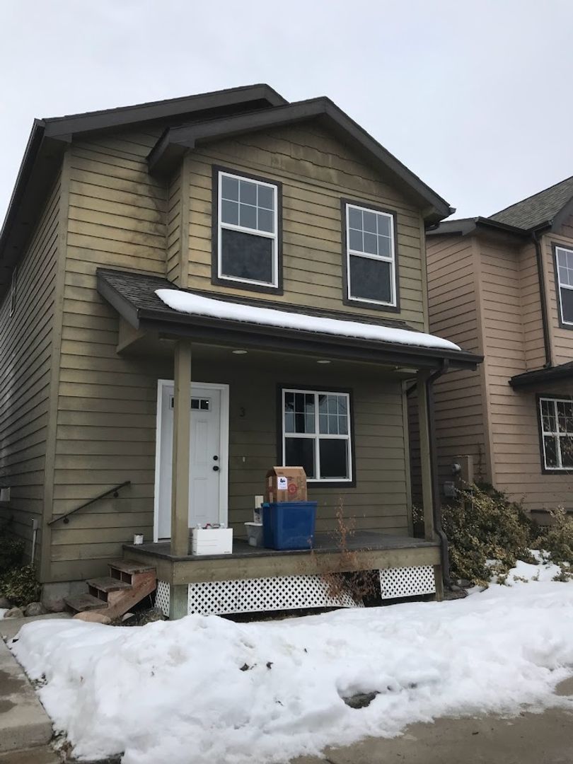 Missoula House: 2337 S 3rd St W