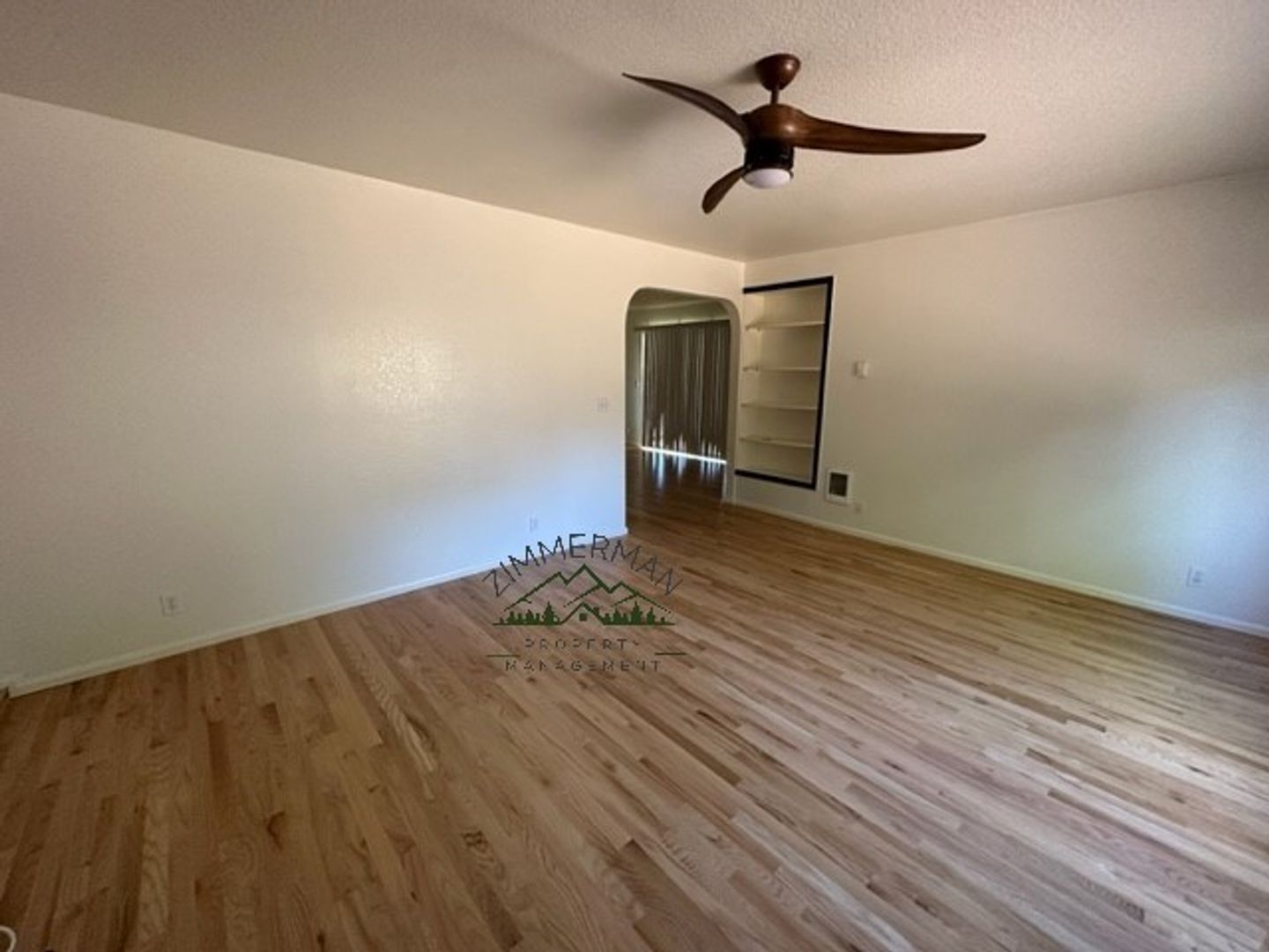 1060 Randall St. 3 of 12