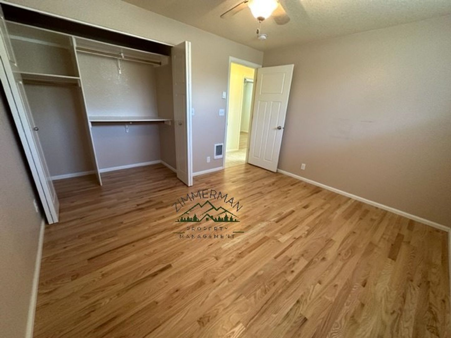 1060 Randall St. 9 of 12