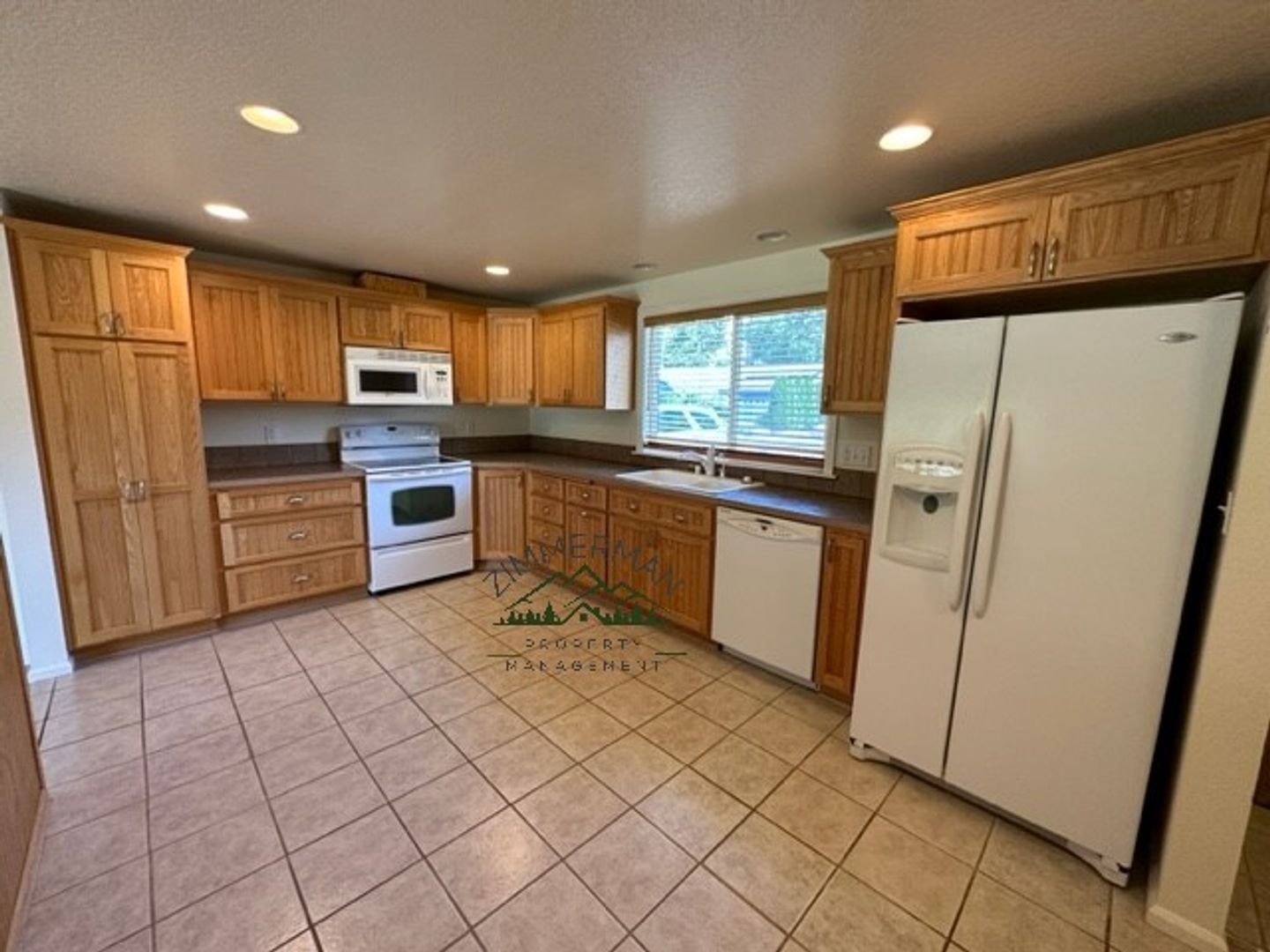 1060 Randall St. 5 of 12