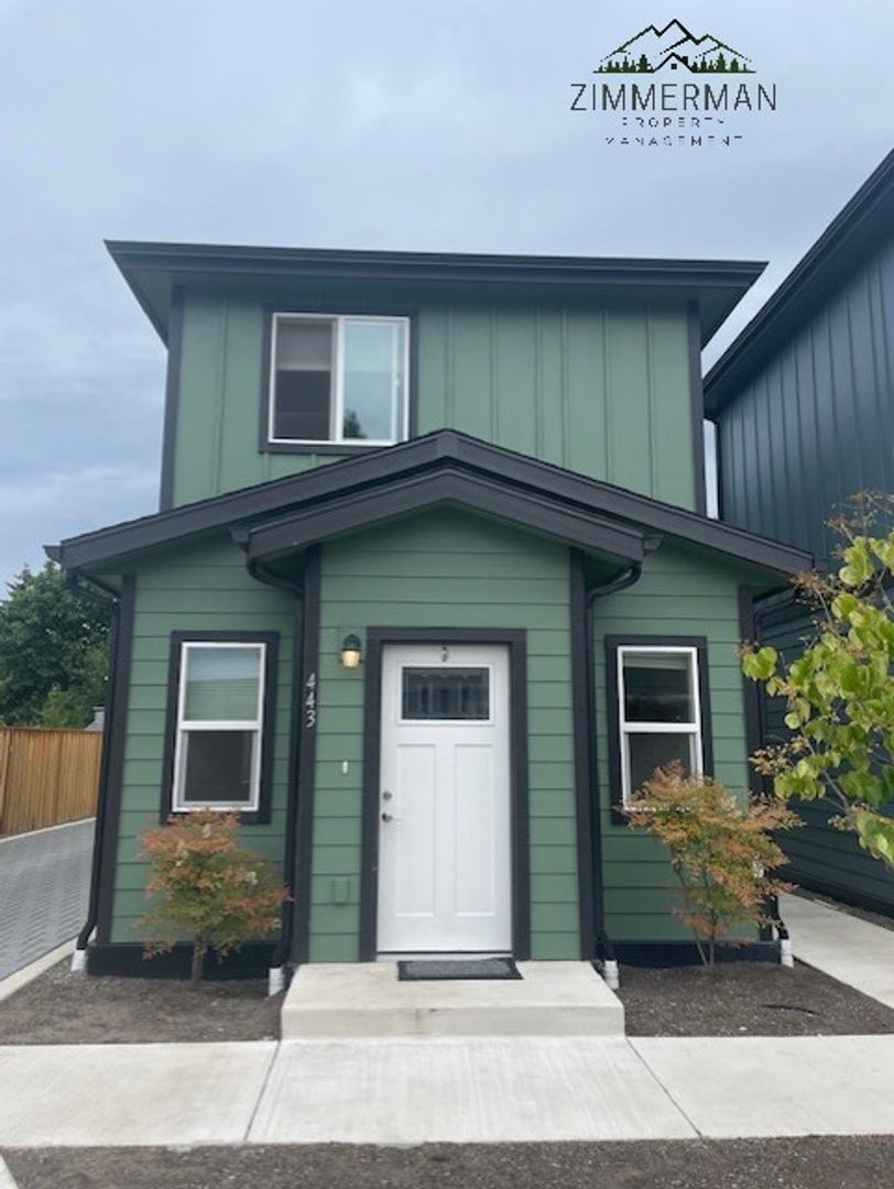 Springfield House: 443 S 43rd St