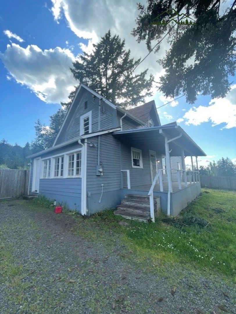 Springfield House: 7575 Mckenzie Hwy.