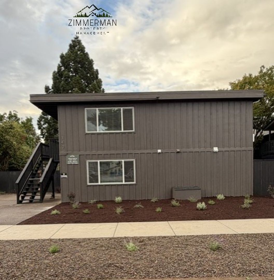 Springfield Apartment: 147 C Street