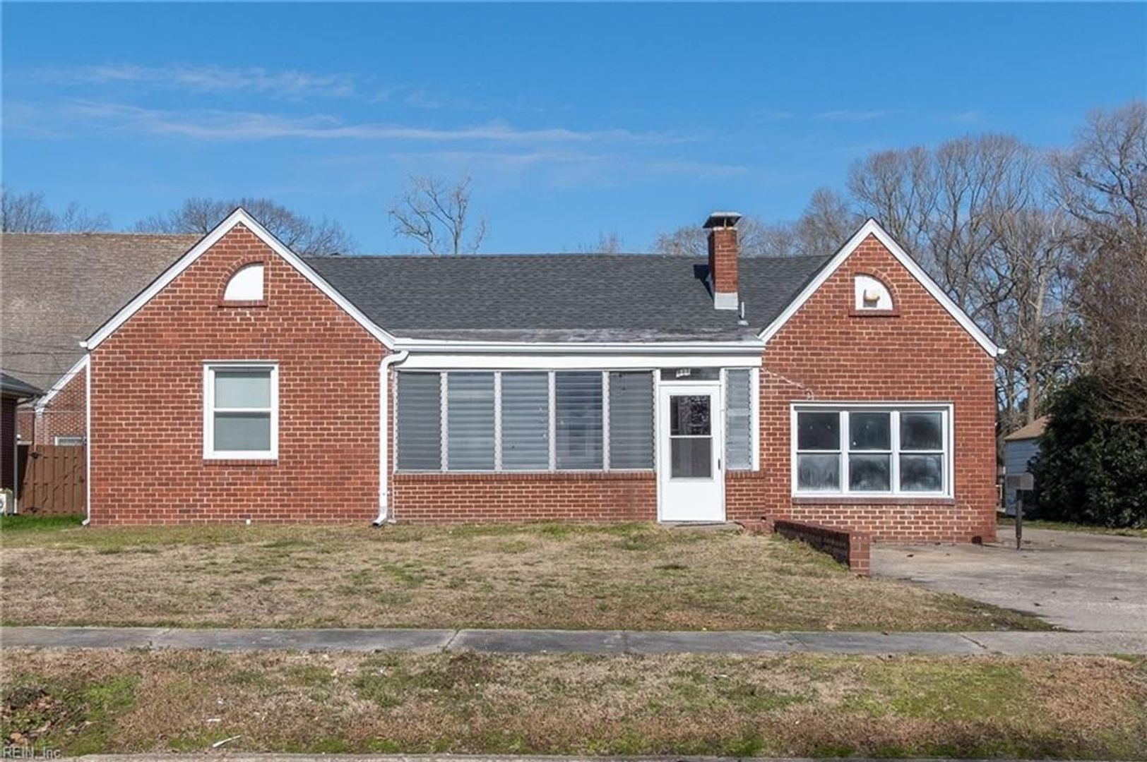 Chesapeake House: 811 Wilbur Ave