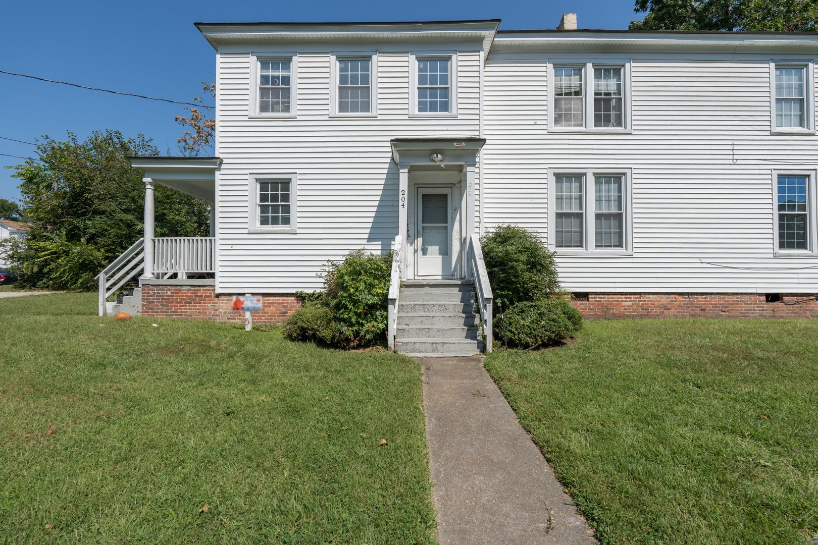 Suffolk House: 204 Finney Ave