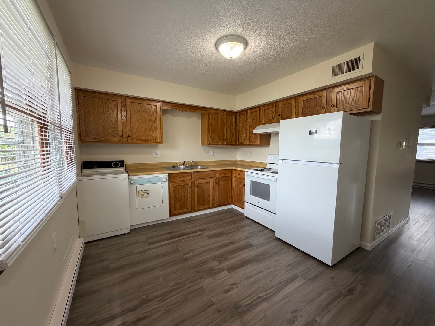 Catlin Apartment: 304 Martin Court