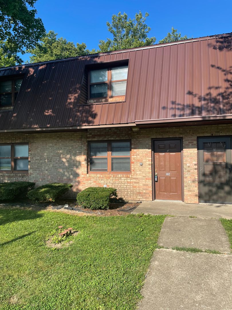 Catlin Apartment: 302 Martin Court