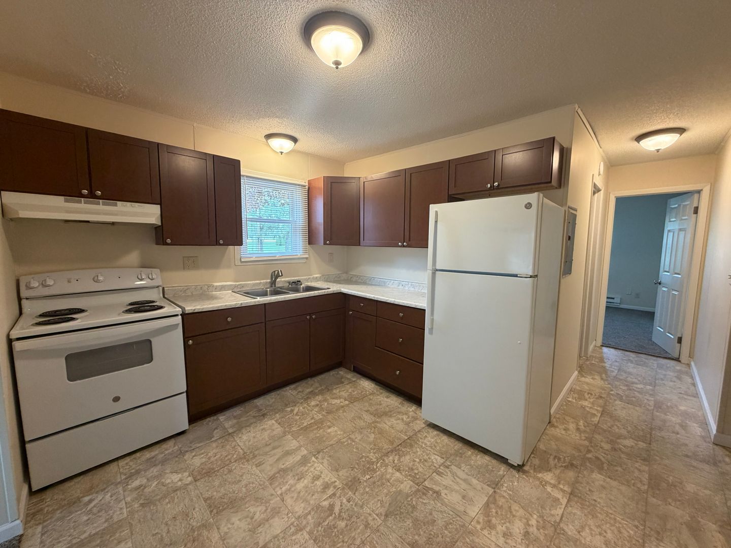 Hoopeston Apartment: 824 E Wyman Street