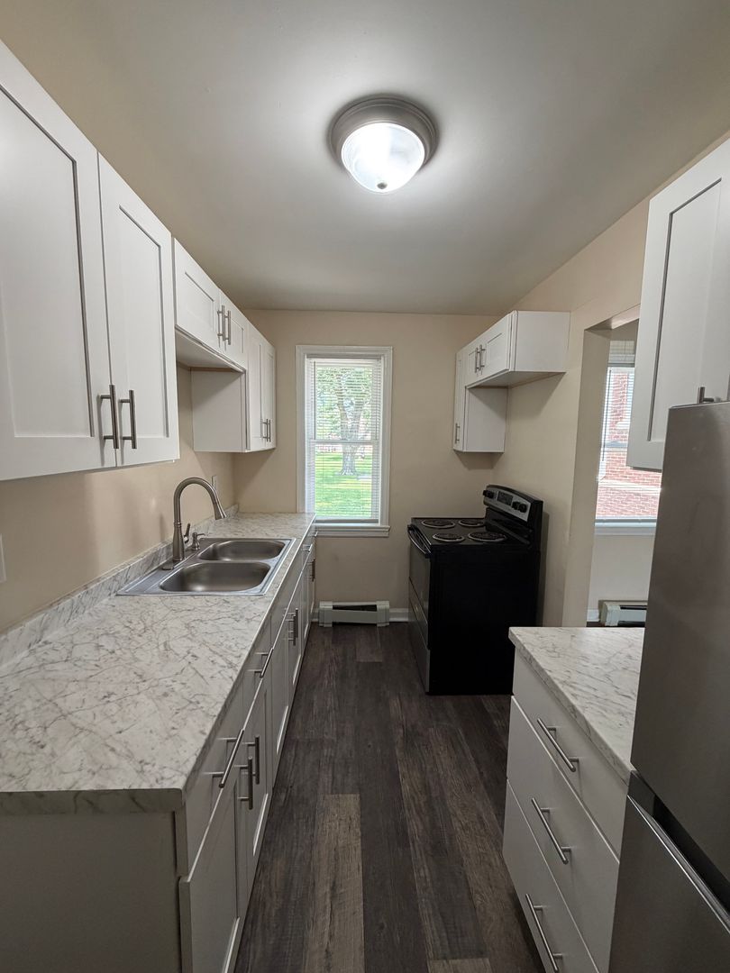 Hoopeston Apartment: 422 E Seminary