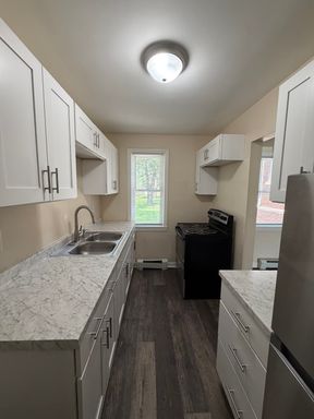 Freshly Remodeled 2-Bedroom Apartment – Great Value in Hoopeston!