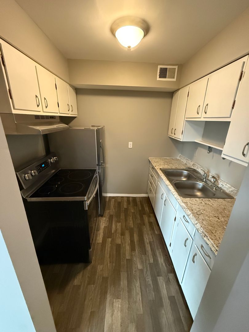 Danville Apartment: 904 Georgian Drive