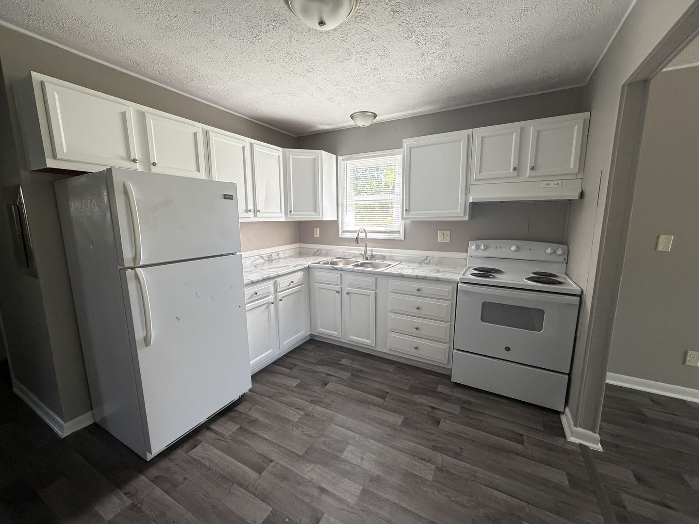 Hoopeston Apartment: 824 E Wyman Street