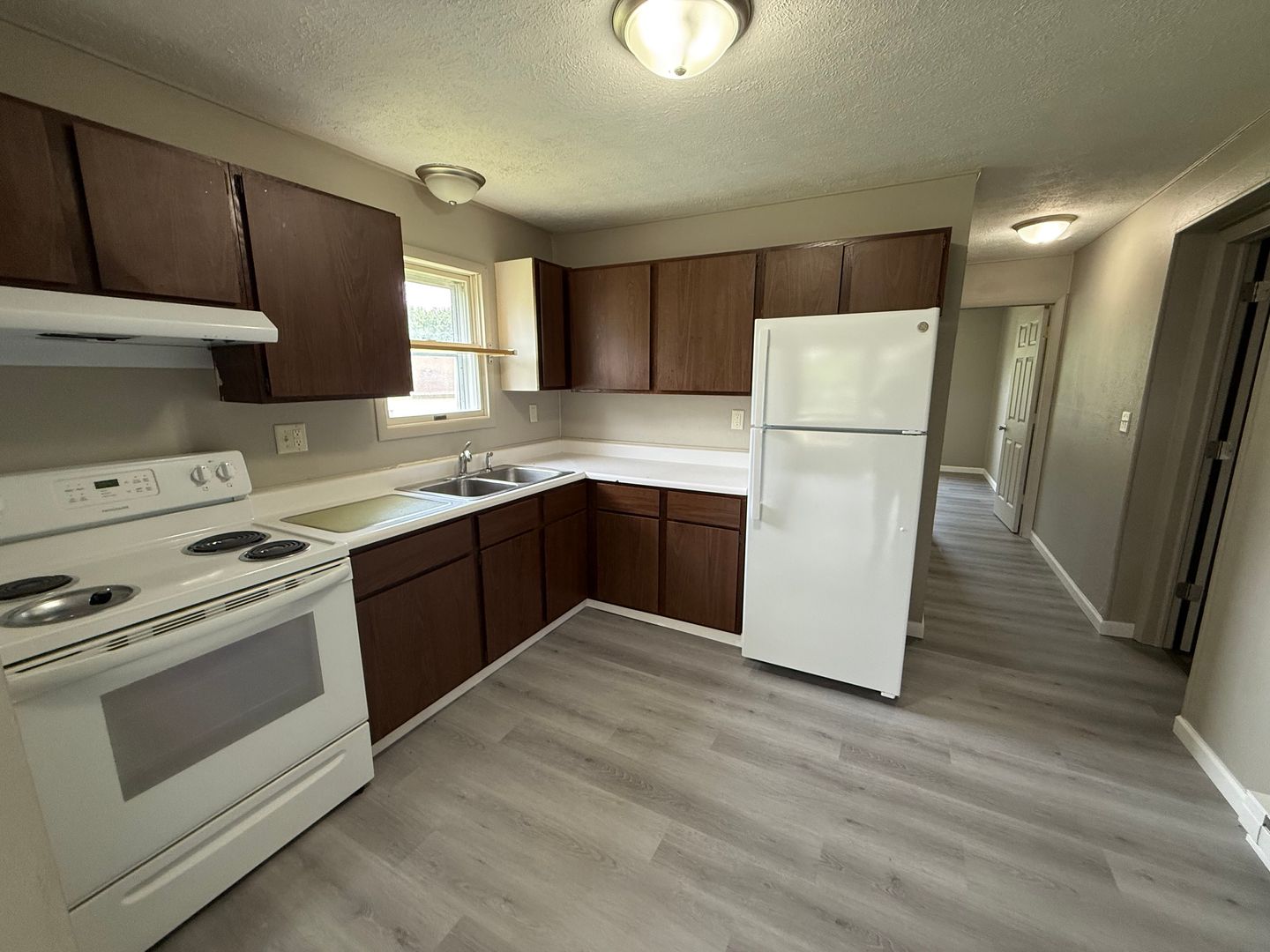 Hoopeston Apartment: 824 E Wyman Street