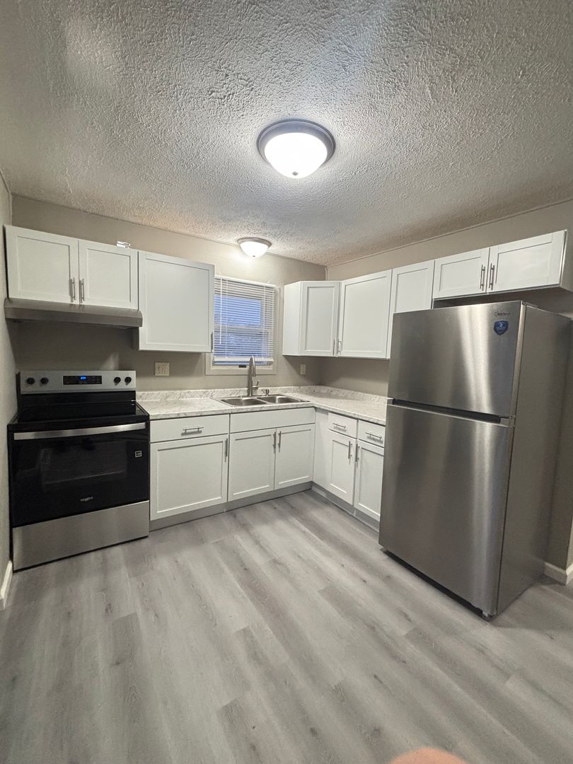 Hoopeston Apartment: 824 E Wyman Street