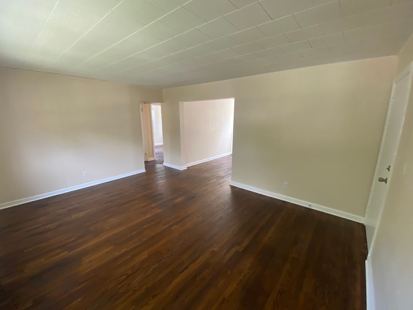 Hoopeston Apartment: 221  N Fourth St