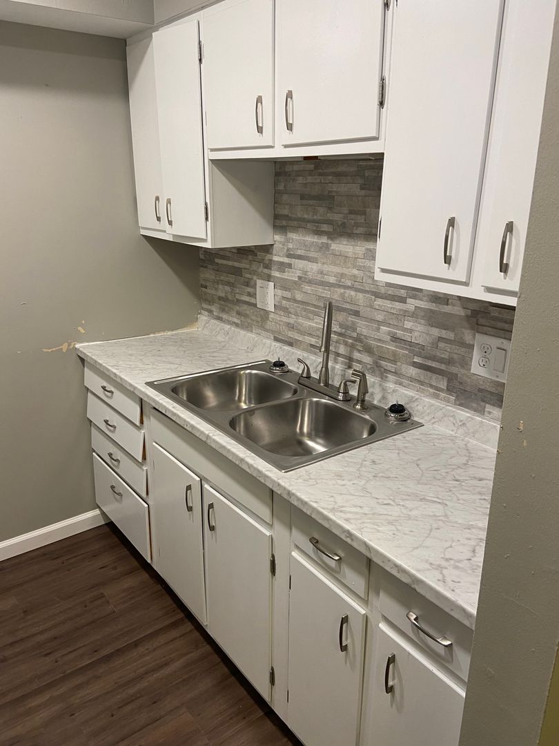 Danville Apartment: 1935 Bowman Avenue