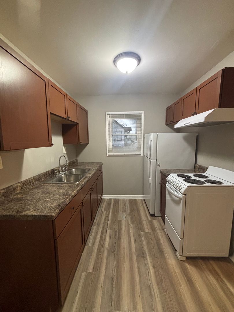 Hoopeston Apartment: 725 East McNeil