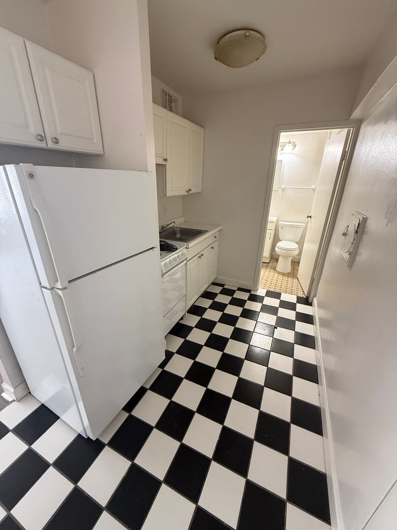 Milwaukee Apartment: 1653 N. Prospect Ave.