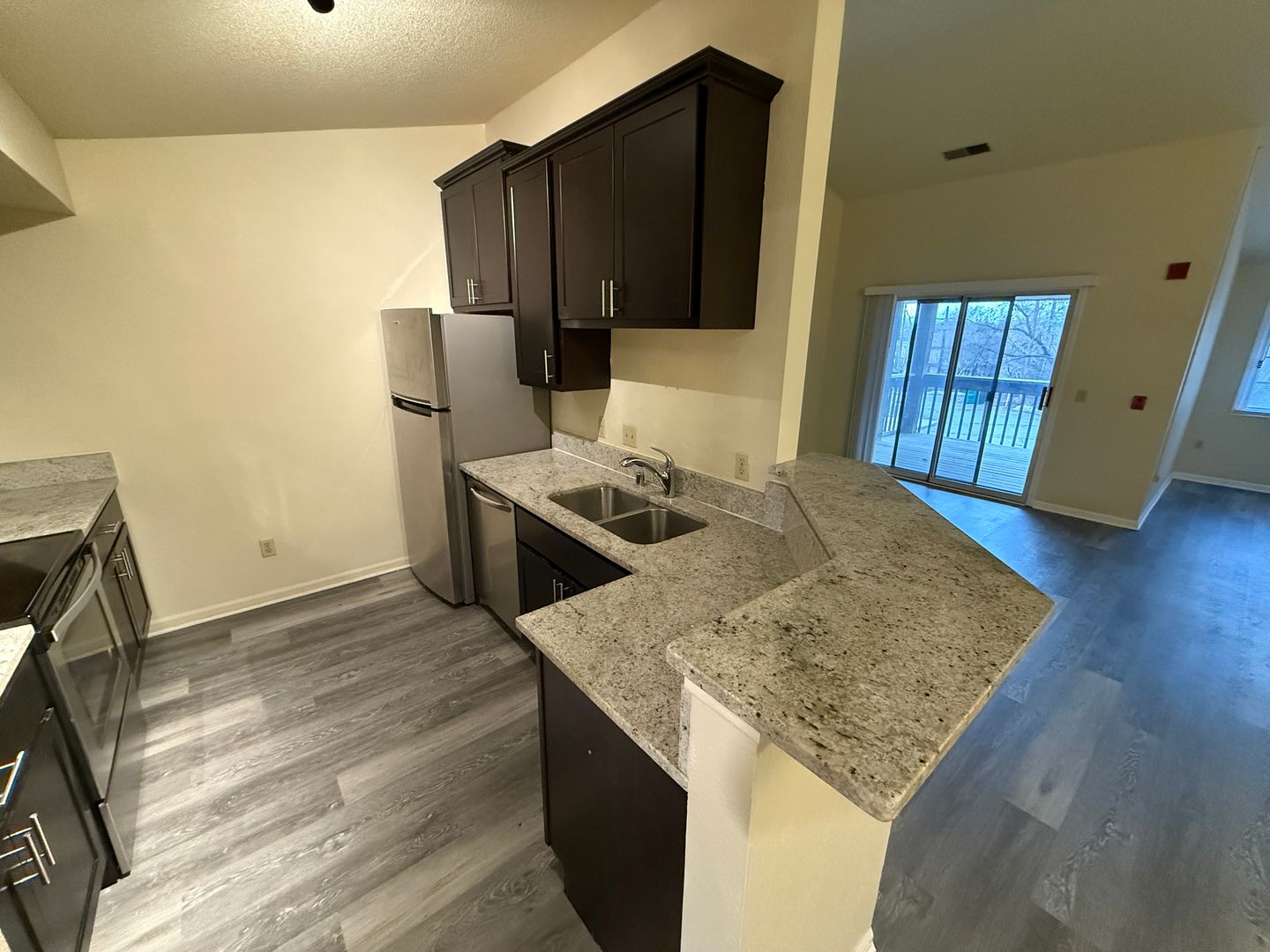 Wauwatosa Apartment: 10051 W. Lisbon Ave.