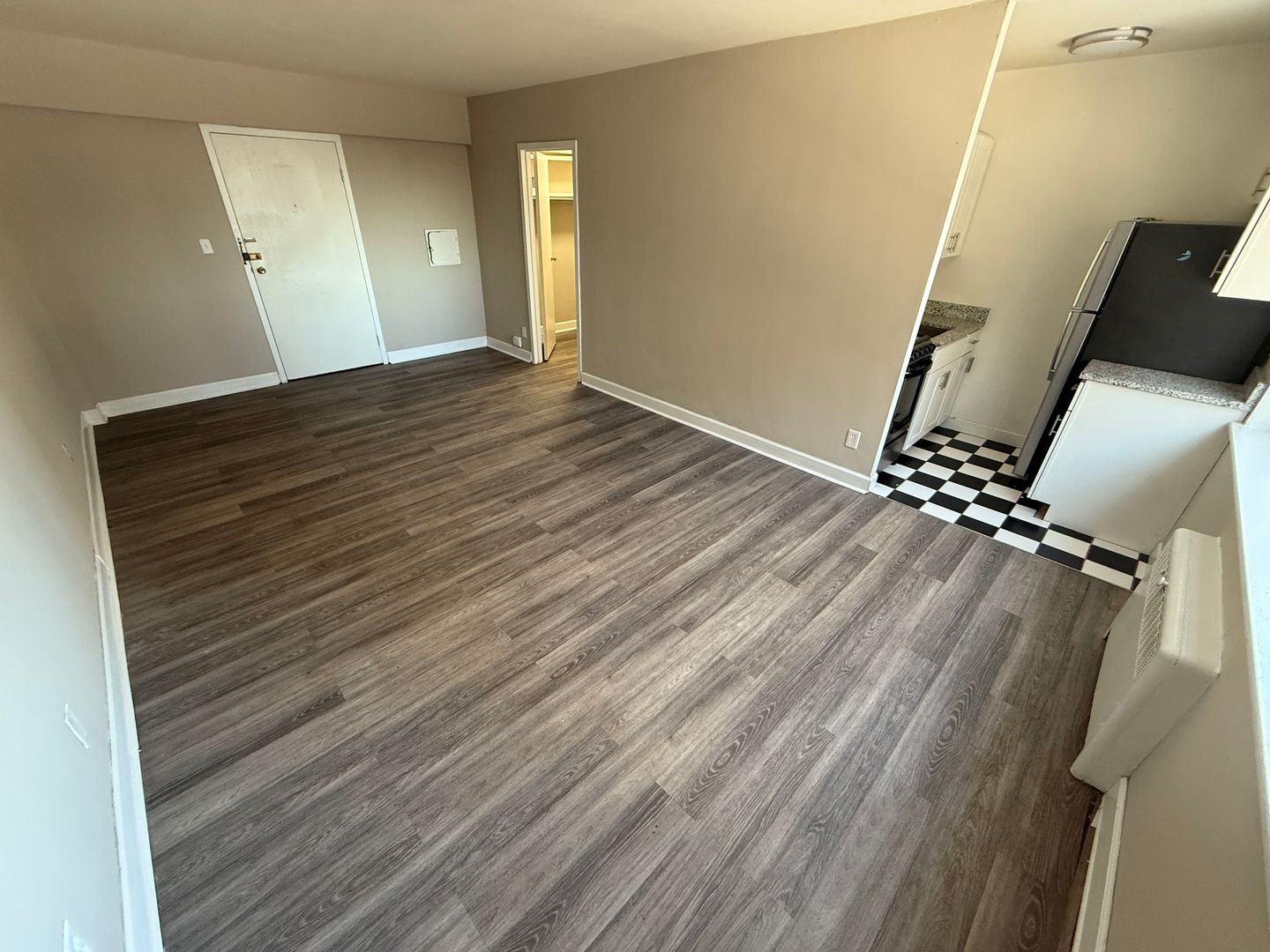 Milwaukee Apartment: 1653 N. Prospect Ave.