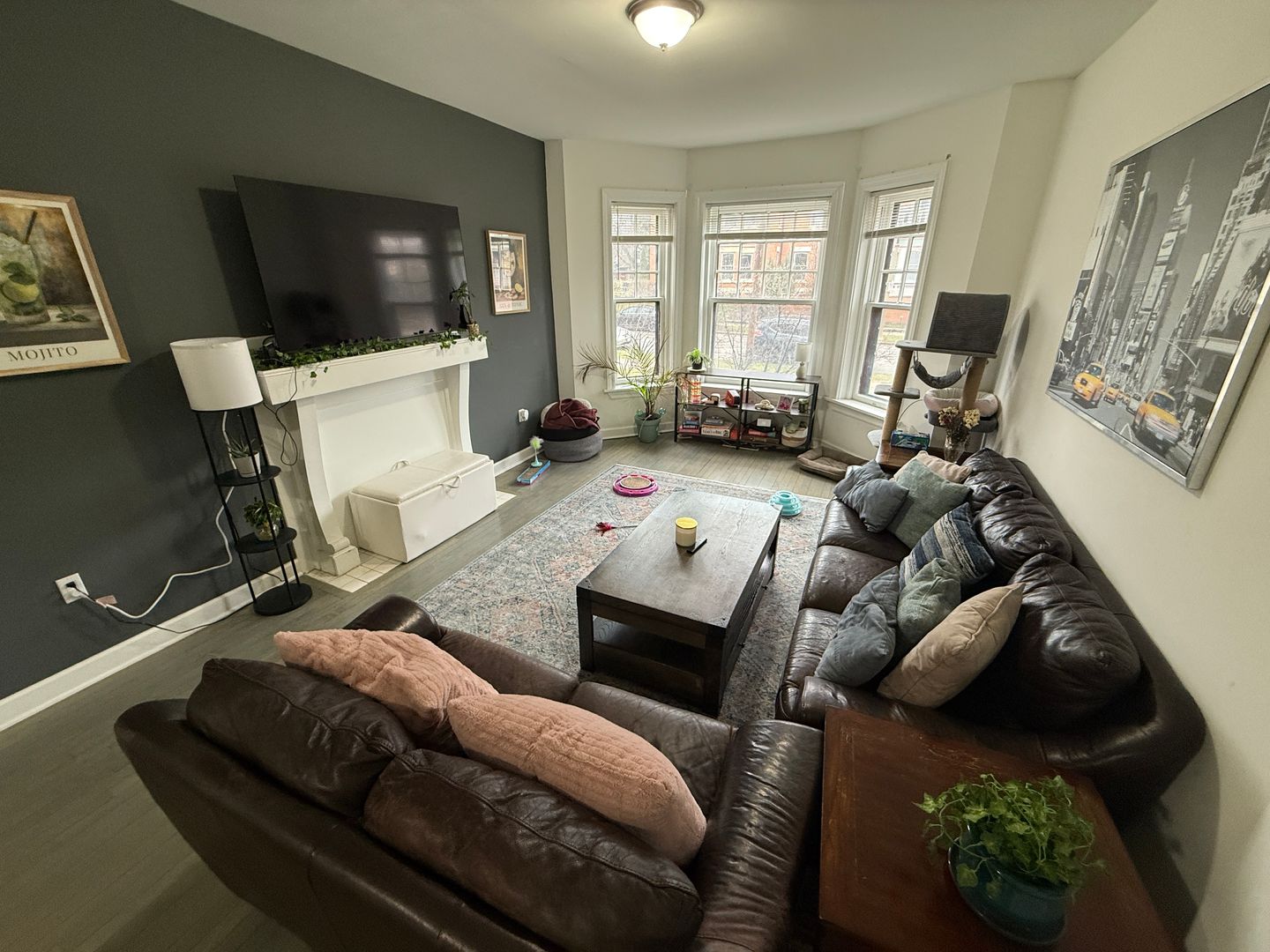 Milwaukee Apartment: 2813 E. Belleview Pl.