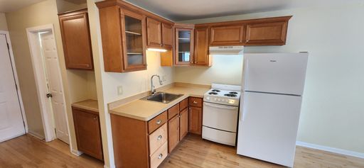 Beautiful Studio Apartment on Lower Eastside Available September 15th! – photo 1