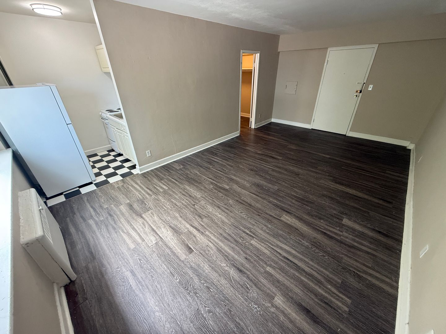 Milwaukee Apartment: 1653 N. Prospect Ave.