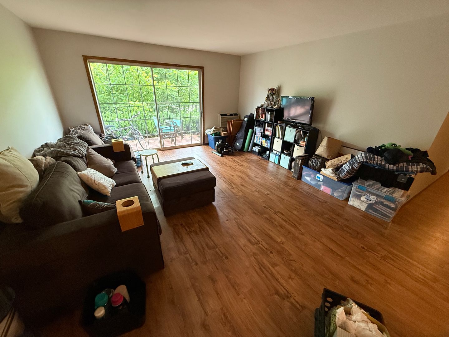 Thiensville Apartment: 214 Williamsburg Dr.