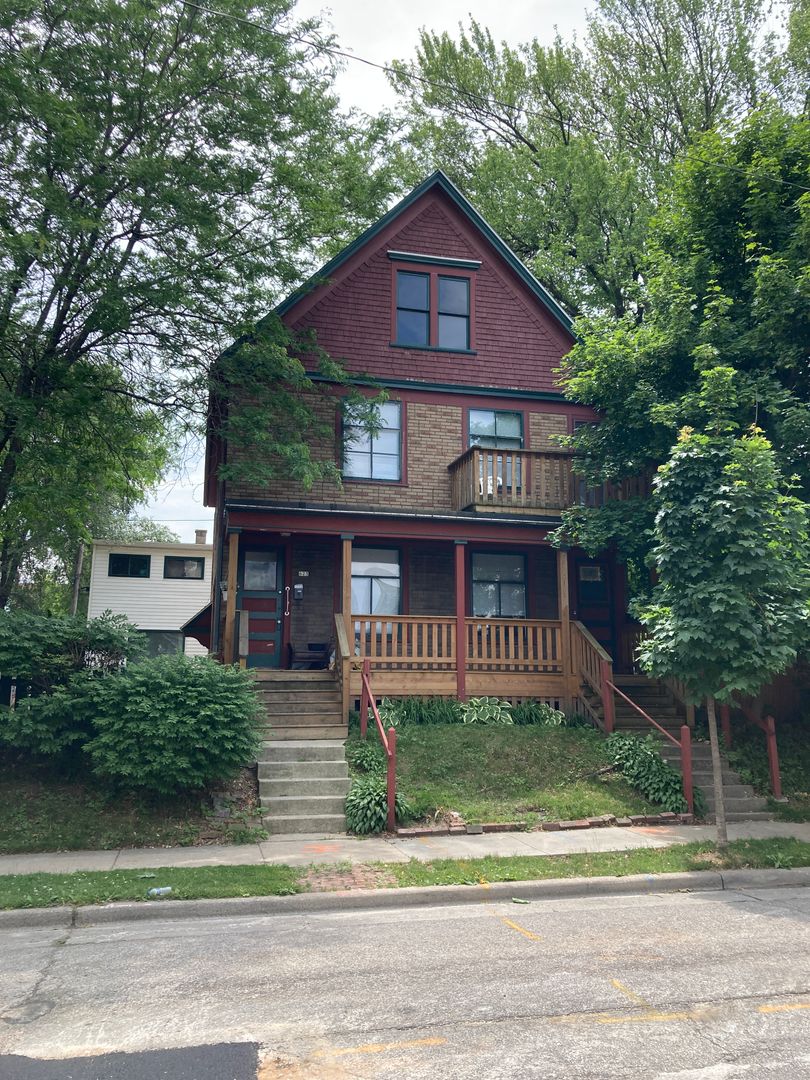 Milwaukee Apartment: 621-25 E. Locust St.