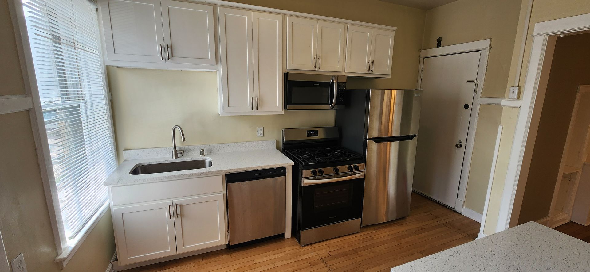 Milwaukee Apartment: 2511 E. Belleview Pl.