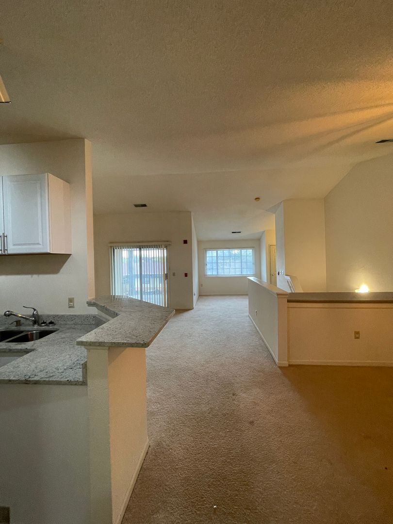 Wauwatosa Apartment: 10051 W. Lisbon Ave.