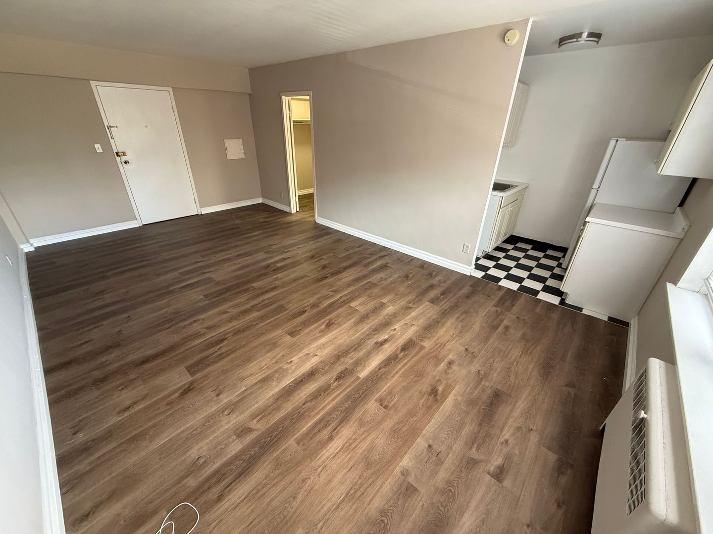 Milwaukee Apartment: 1653 N. Prospect Ave.