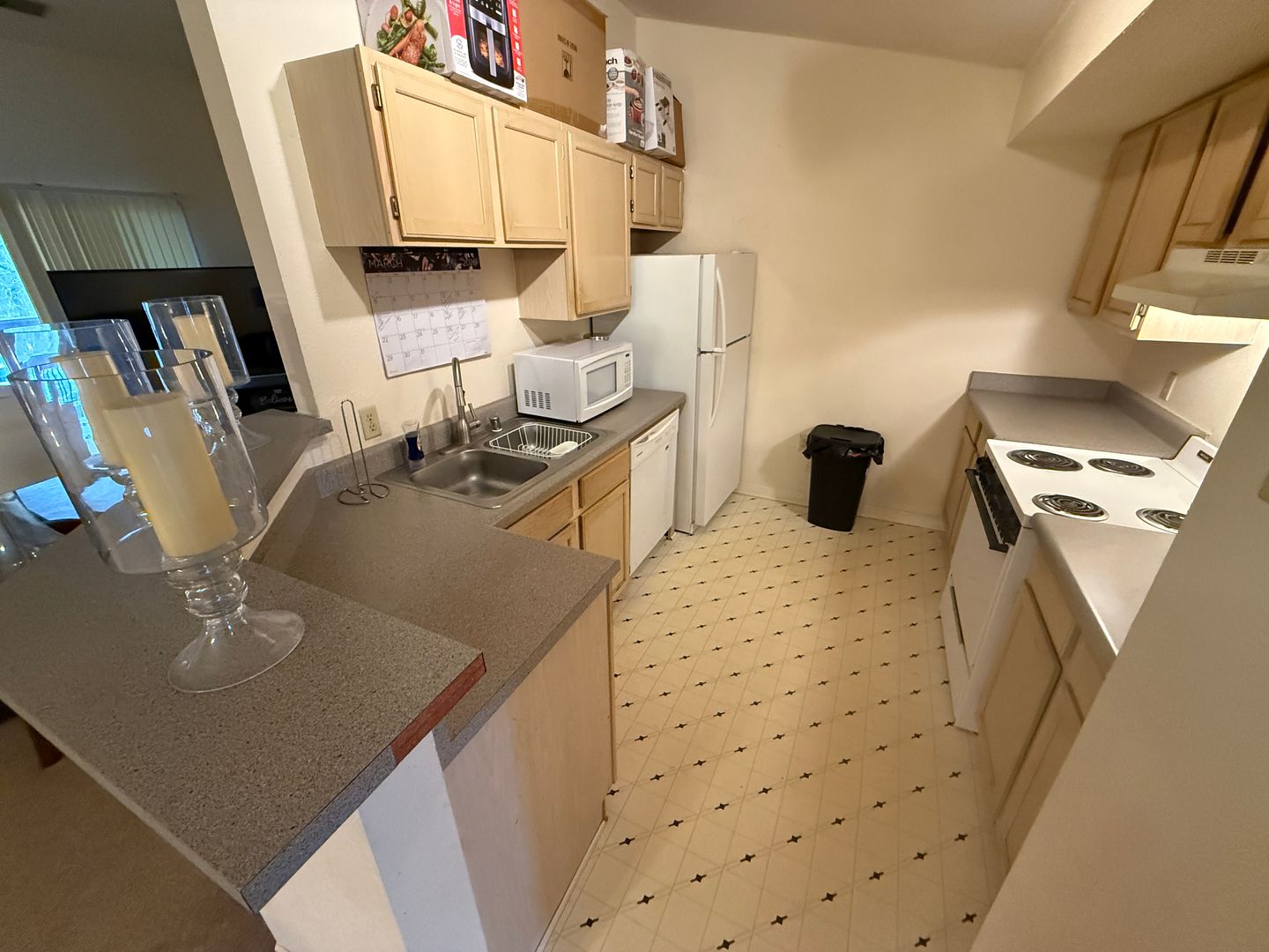 Wauwatosa Apartment: 10051 W. Lisbon Ave.