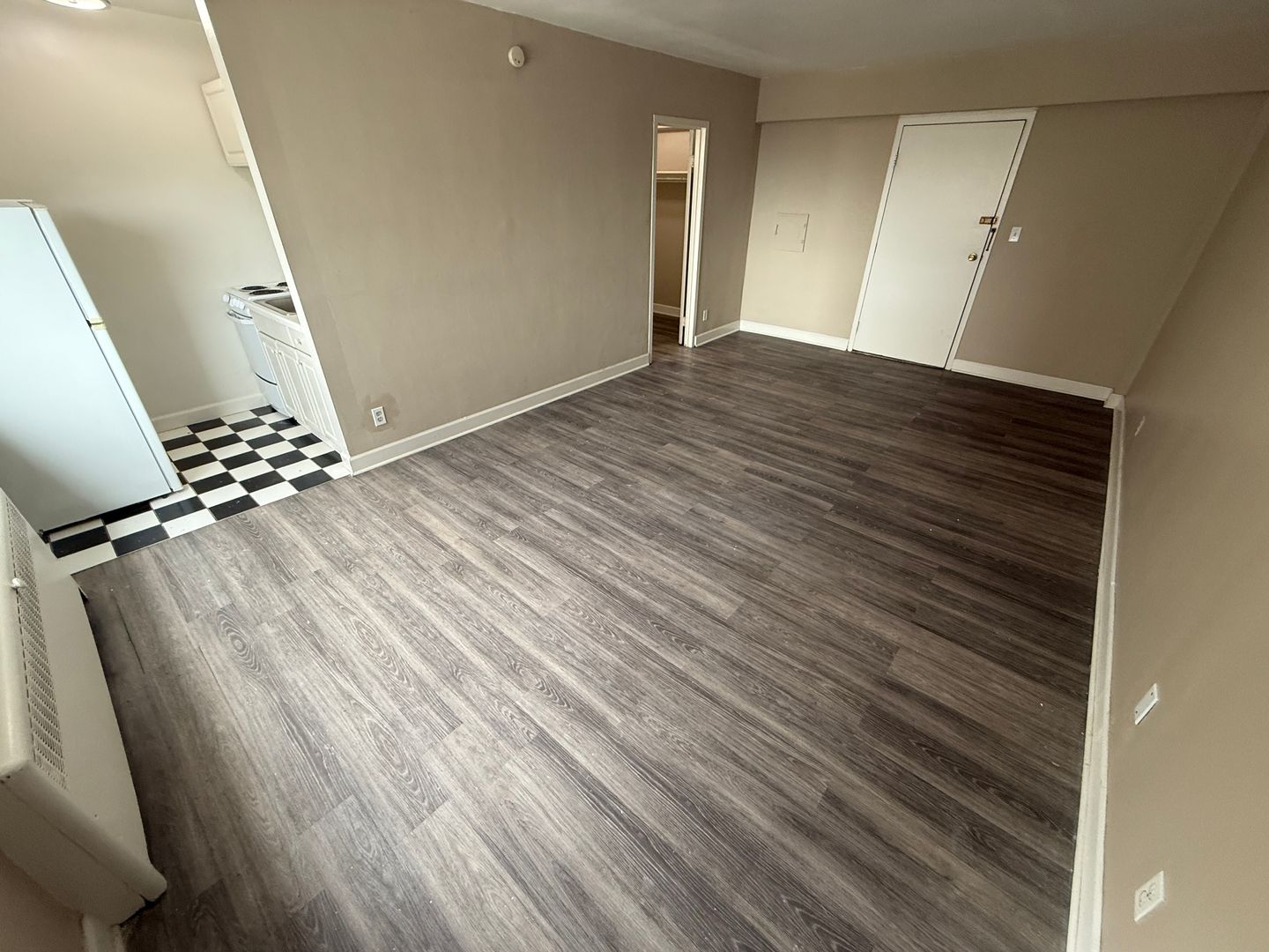 Milwaukee Apartment: 1653 N. Prospect Ave.