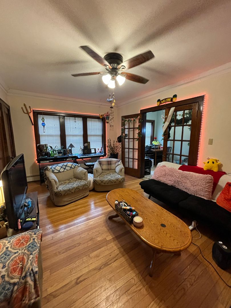 Milwaukee Apartment: 2968 N. Oakland Ave.