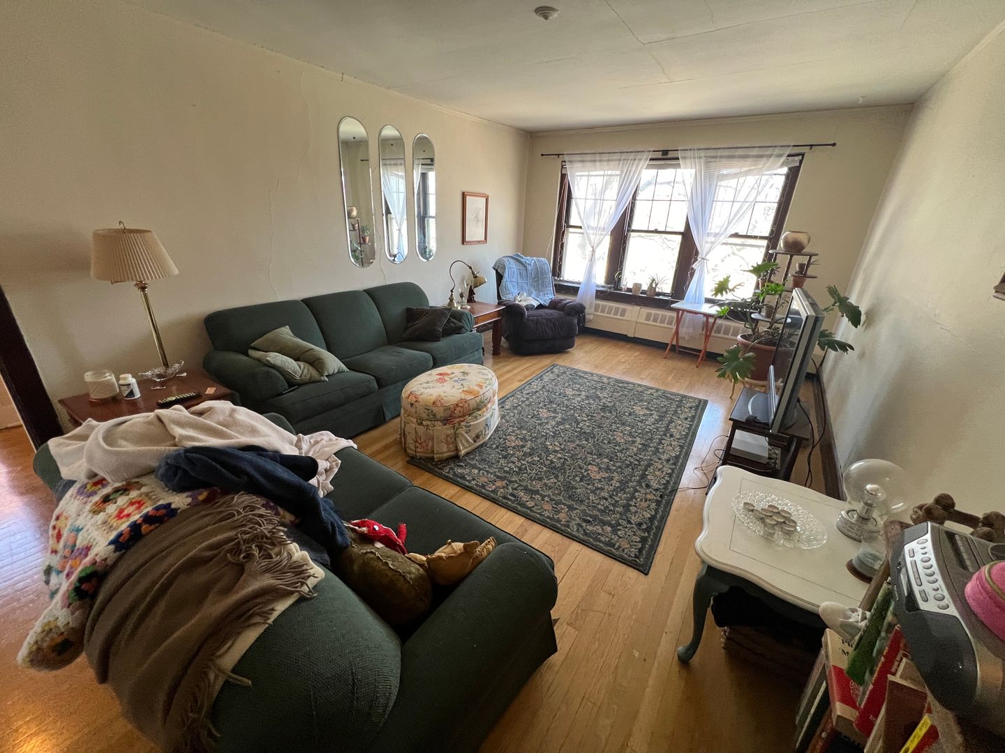 Milwaukee Apartment: 3237 N. Oakland Ave.