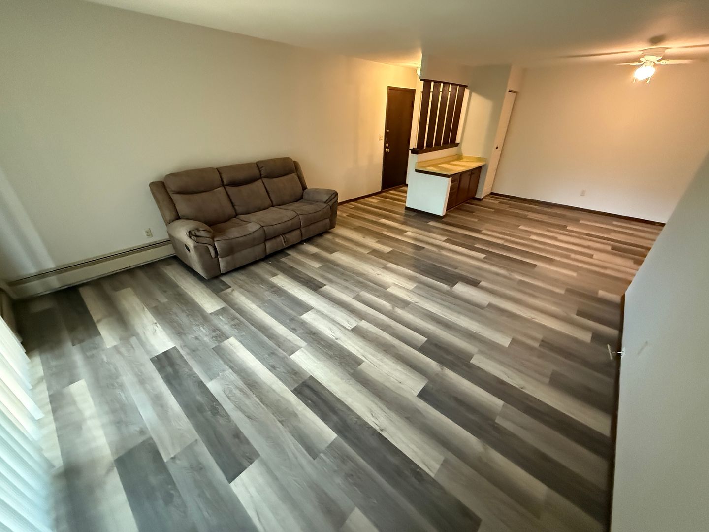 Thiensville Apartment: 202 Williamsburg Dr.